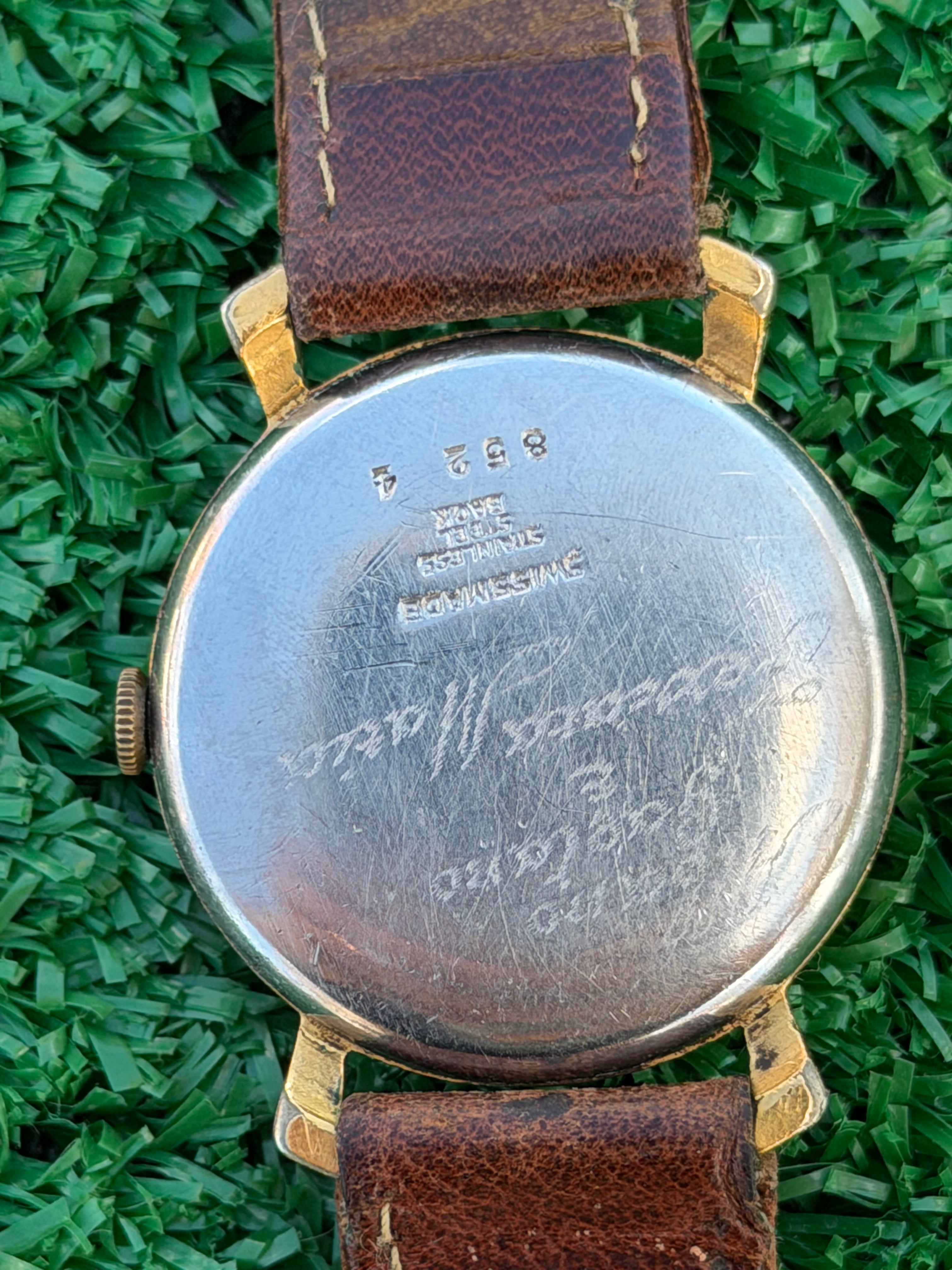 Orologio Vintage Avia con Quadrante Champagne e Numeri Romani – Pezzo Unico da Collezione